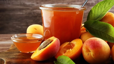 Nectar de caise. Beneficiile unui suc natural pregătit acasă
