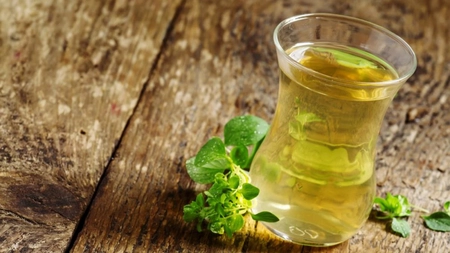 Ceai de oregano, beneficii și contraindicații. Care sunt efectele acestei băuturi aromate