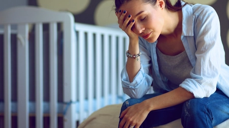 Care sunt factorii care favorizează apariția depresiei postpartum? Răspunsul medicului Irina Cațighera - VIDEO