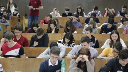 Concursul de chimie „Academician Cristofor Simionescu”, organizat de Universitatea Tehnică „Gheorghe Asachi” din Iași, recunoscut la nivel naţional de Ministerul Educației