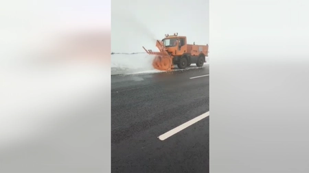 Utilajele DRDP Iași acționează cu autofreza pentru supralărgirea părții carosabile - VIDEO