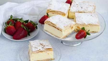 Cel mai bun cremșnit după rețeta marilor bucătari. Trucuri care te vor ajuta să obții un desert irezistibil