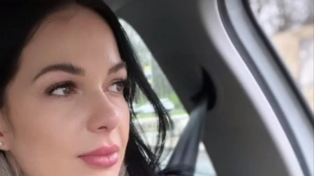 Deea Maxer pare că suferă după divorț. Cu cine își îneacă amarul artista