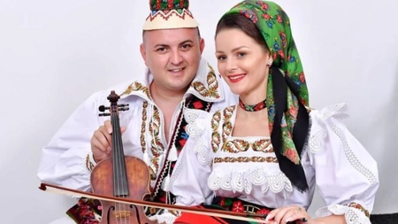 Amalia Ursu și Vasilică Ceterașu s-au mutat într-o casă mai mare de când s-au născut gemenii. Imagini cu vila impresionantă
