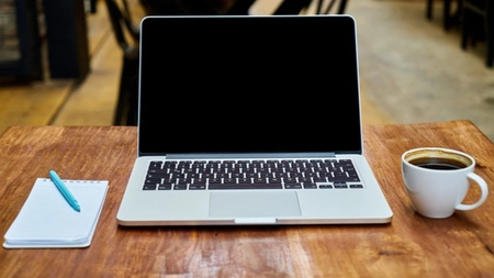 De ce să investești într-un laptop recondiționat? Iată 5 beneficii ale achiziționării acestuia 