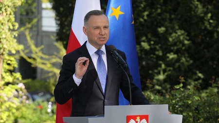 Preşedintele polonez face un pas înapoi în scandalul controversatei legi referitoare la influenţa rusă