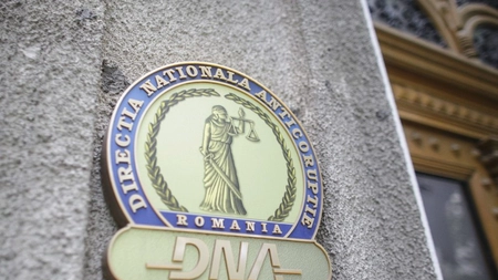 Două angajate ale primăriei Timişoara, cercetate de DNA pentru implicarea in fraudarea unor concursuri de angajare au încheiat acord de recunoaştere a vinovăţiei cu procurorii