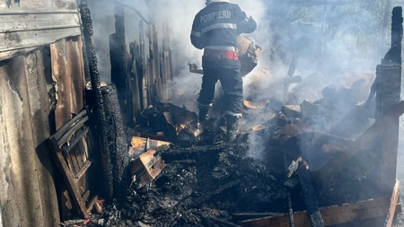 Incendiu la un depozit de furaje, în Tg. Frumos. Pompierii intervin - UPDATE, FOTO