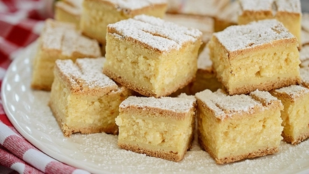 Plăcintă cu iaurt și foi de plăcintă. O rețetă delicioasă și ușor de preparat