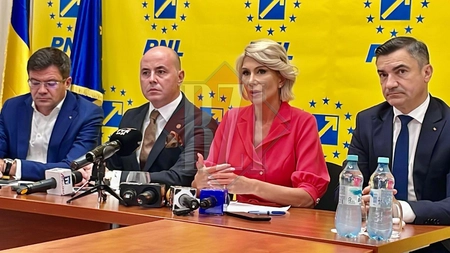 Ministrul Culturii, Raluca Turcan, la sediul PNL Iași: „Sunt optimistă, există deschidere” - GALERIE FOTO, UPDATE, LIVE VIDEO