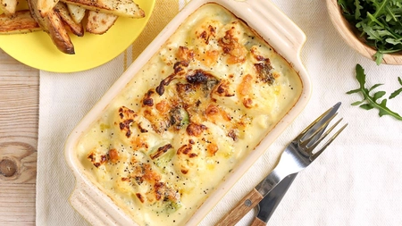Conopidă gratinată la cuptor, cu sos de cașcaval. O rețetă sănătoasă de toamnă!