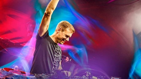 Când aterizează Armin van Buuren, cel mai așteptat artist al concertului Digital Throne, pe aeroportul Iași - EXCLUSIV