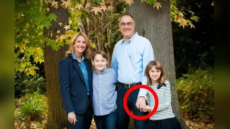 În urma acestei fotografii, o femeie a aflat că soțul său ascundea un mare secret