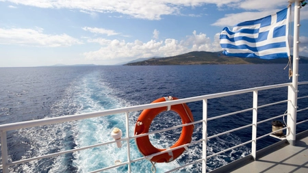 Mai mulți turiști români au rămas blocați pe un feribot în Grecia