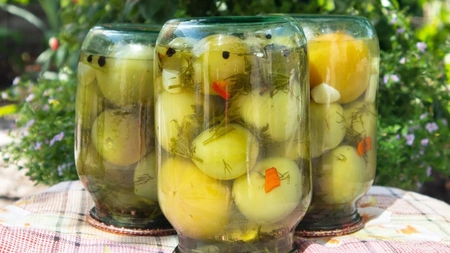 Gogonele murate cu apă rece. O rețetă ușoară folosită de toate gospodinele