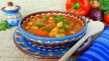 Rețete cu carne de vită. Feluri de mâncare cu o textură suculentă de se topesc în gură