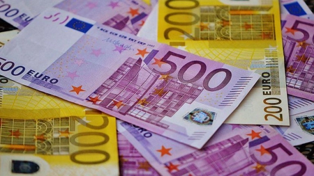 O femeie din Timişoara a înșelat un bărbat cu 100.000 de euro! Ce a făcut cu banii