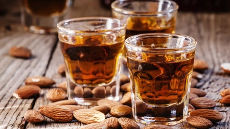 Amaretto: Legenda dulce-amăruie a acestui lichior italian