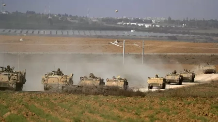 Israelul a început să mute tancurile la granița Fâșiei Gaza. O armată de 360.000 de soldați e gata de invazie- VIDEO
