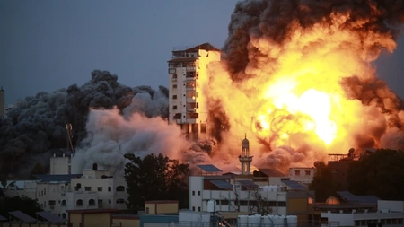 Israelul a bombardat și a distrus trecerea către Peninsula Sinai - VIDEO
