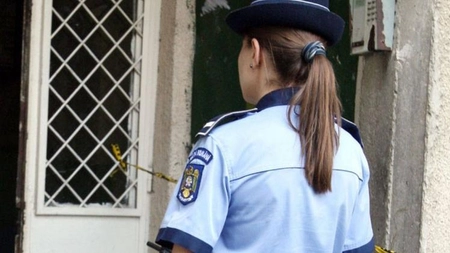 O polițistă a fost prinsă cu iubitul care fugise din arest! Ce a pățit femeia