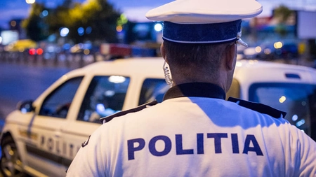 Amendă de 580 lei şi permisul suspendat pentru un şofer din Piteşti care dădea flash-uri