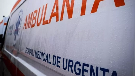 Incident în municipiul Iași. Un bărbat s-a electrocutat în timp ce se afla pe acoperișul unei case - UPDATE