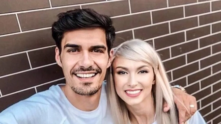 Andreea Bălan l-a iertat pe tatăl fetițelor ei, George Burcea. Artista și-a schimbat comportamentul de când este într-o relație