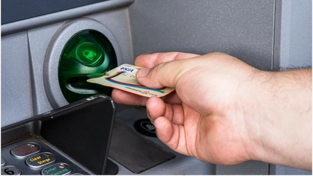 Băncile nu vor crește comisioanele, susține guvernul după întâlnirea premierului cu bancherii