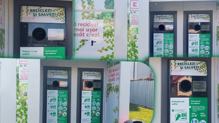 S-au deschis centrele de reciclare în supermarketurile din Iași. Toate recipientele de plastic, sticlă sau metal pot fi returnate. Ieșenii vor primi vouchere pe care le pot folosi în același loc - FOTO