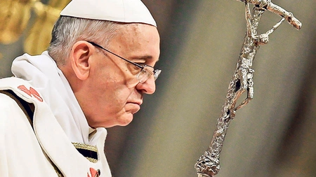 Papa Francisc suferă de o inflamație pulmonară: 