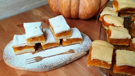Plăcintă cu dovleac de post. Un adevărat deliciu în sezonul de toamnă