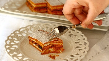 Prăjitură cu bulion de post. Un desert dulce-acrișor pe placul tuturor