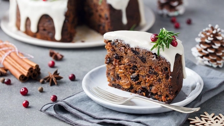 Prăjituri festive gustoase, cremoase și rafinate. Rețetele marilor bucătari pentru adevărate delicii