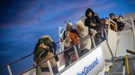 Încă un grup de 17 cetăţeni români şi familiile acestora aflaţi în Fâşia Gaza au fost evacuaţi