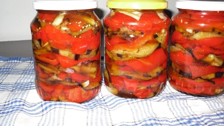 Vinete marinate la borcan. Gustul verii în propria bucătărie, indiferent de sezon