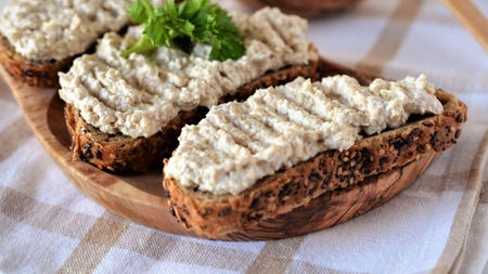 Ciuperci cu maioneză. Un preparat delicios pentru masa de sărbători