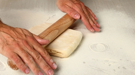 Cum să pregătești un aluat franțuzesc pentru prăjituri. Secrete din rețeta marilor bucătari