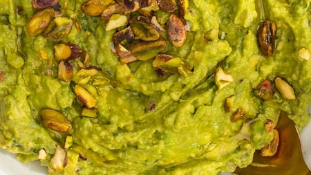 Sos de avocado cu usturoi. O rețetă delicioasă care scade nivelul colesterolului