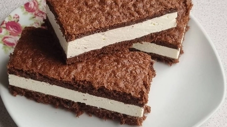Prăjitură felie de lapte. Un deliciu cremos care va fi apreciat de întreaga familie