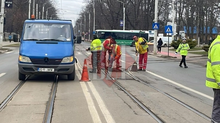 Atenție, șoferi! Trafic îngreunat în Copou din cauza unor reparații la liniile de tramvai - FOTO