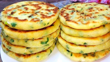 Turte cu brânză și mujdei. Din caietul de rețete al bunicii