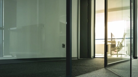 Importanța covoarelor în medii de lucru și afaceri