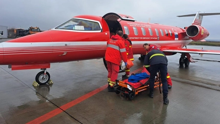 O tânără gravidă, transportată la București cu noul avion SMURD Iași - FOTO