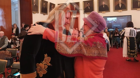 Ședință la Palatul Roznovanu din Iași, alături de senatorul Diana Șoșoacă! Aleșii locali vor aproba zeci de proiecte de hotărâre - UPDATE, FOTO, LIVE VIDEO