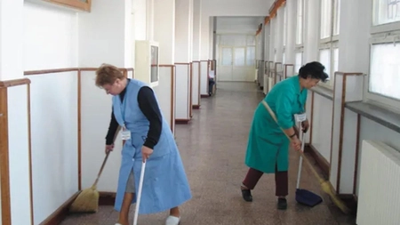 Ce salariu are o femeie de serviciu în Germania. Multe femei din România aleg să meargă acolo la muncă