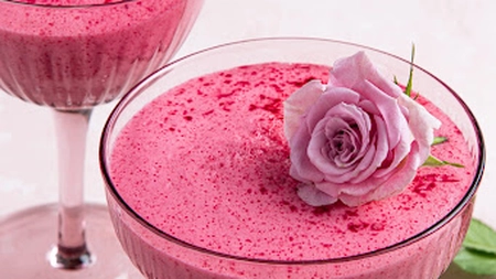 Mousse de zmeură pufos și aerat. Un desert încântător!