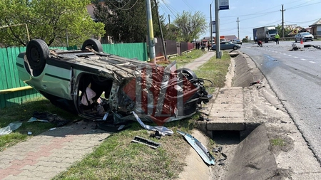 Accident rutier grav la Lețcani. Sunt implicate 3 autoturisme. O persoană a rămas încarcerată - EXCLUSIV FOTO, VIDEO, UPDATE