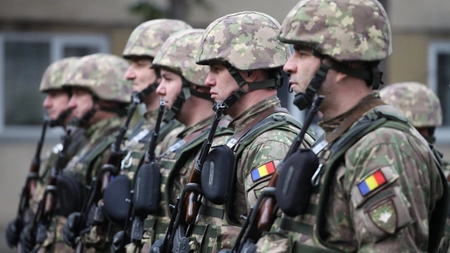 Se reintroduce armata obligatorie? Klaus Ioahnnis promite solde mai mari