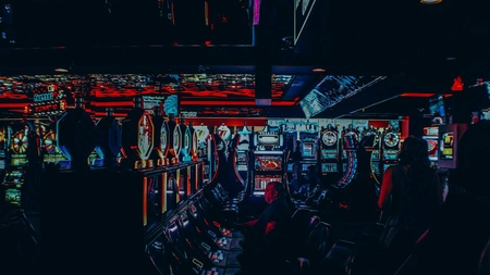 Cum să găsești cazinouri licențiate și să te joci fără griji? Principala regulă de care să ții cont (P)